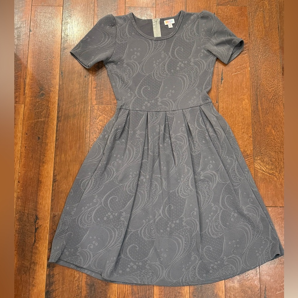 Like New LuLaRoe Gray Midi Dress with Subtle Pattern